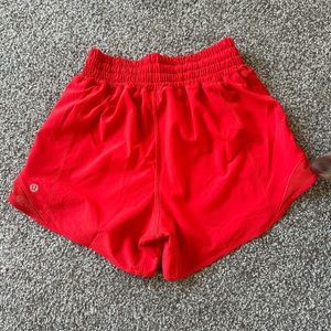 Lululemon Hotty Hot High-rise short 4” NWOT size 2